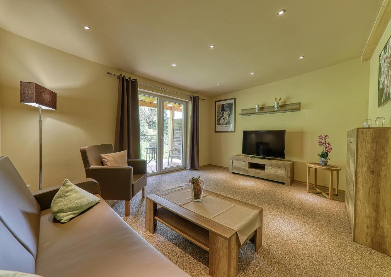 Wellnesshotel Deine Auszeit, Adults Only Achslach Exteriör bild