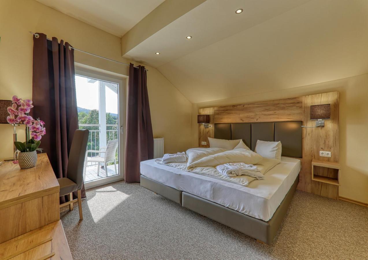 Wellnesshotel Deine Auszeit, Adults Only Achslach Exteriör bild