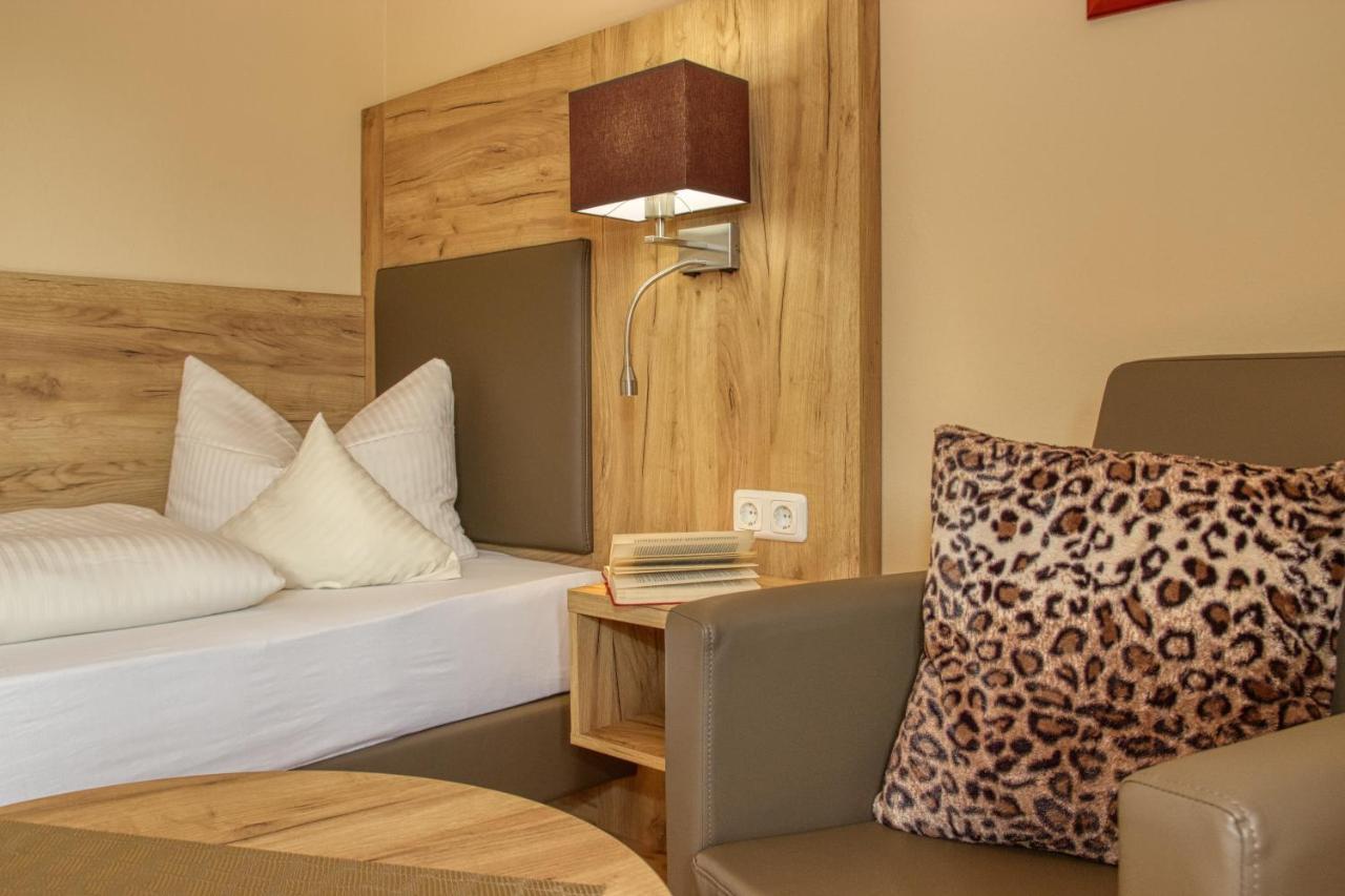 Wellnesshotel Deine Auszeit, Adults Only Achslach Exteriör bild