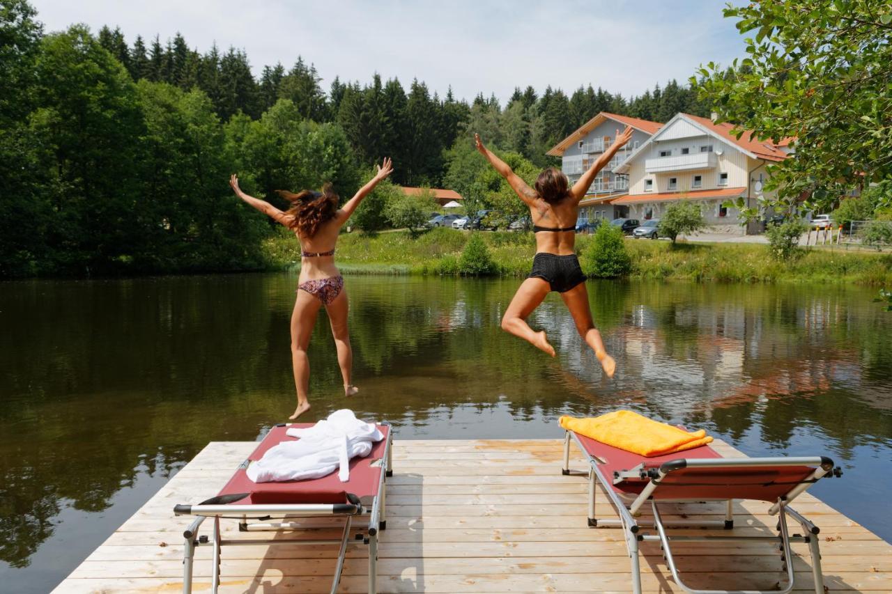 Wellnesshotel Deine Auszeit, Adults Only Achslach Exteriör bild