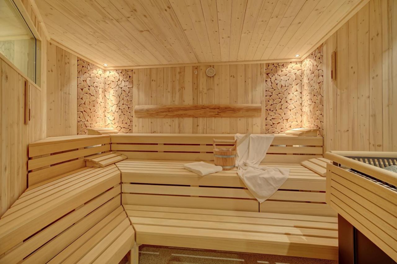 Wellnesshotel Deine Auszeit, Adults Only Achslach Exteriör bild