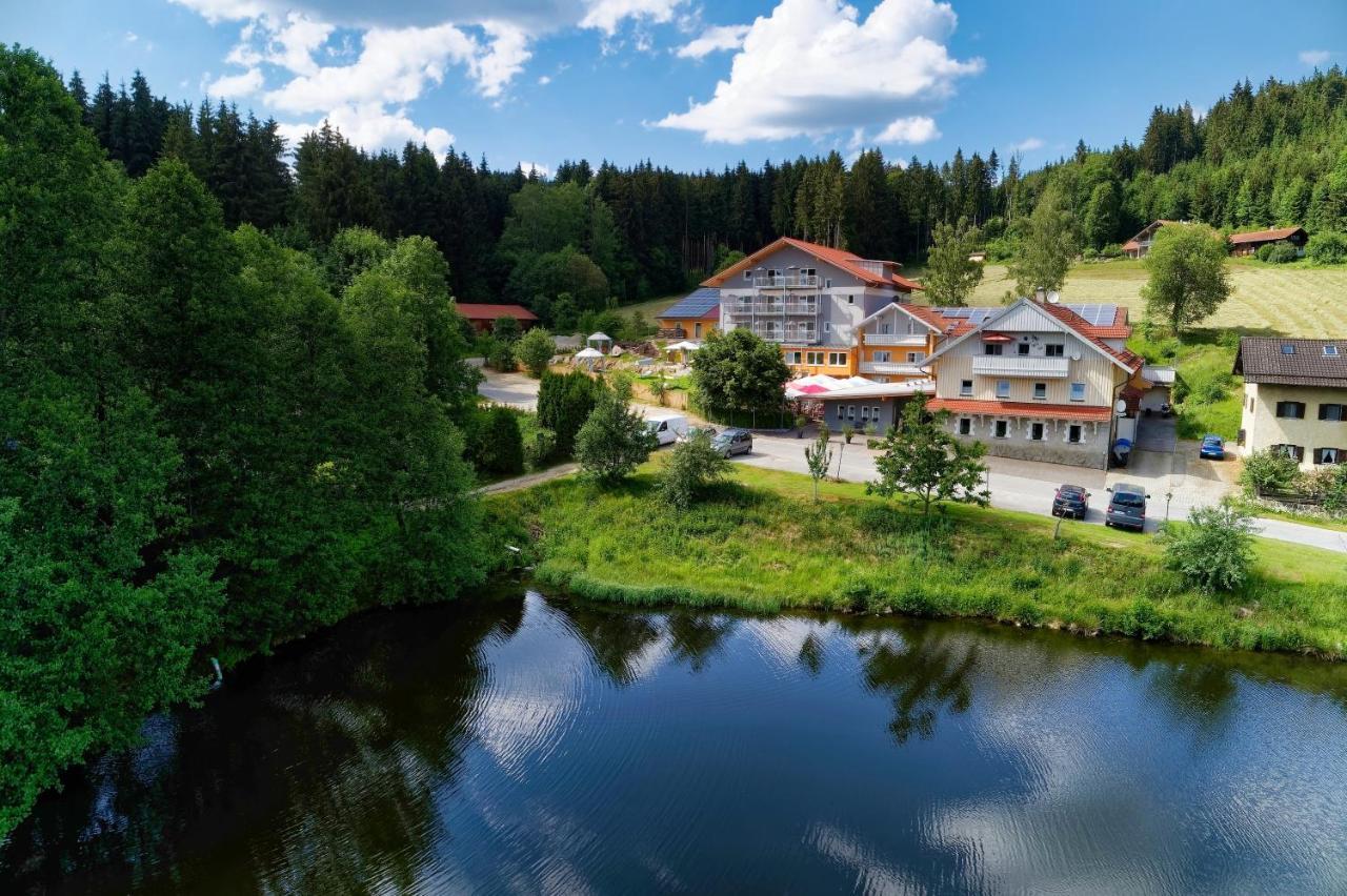 Wellnesshotel Deine Auszeit, Adults Only Achslach Exteriör bild