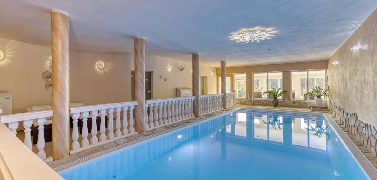 Wellnesshotel Deine Auszeit, Adults Only Achslach Exteriör bild