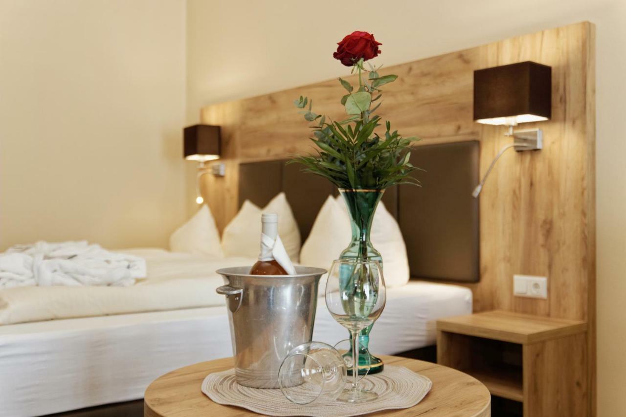 Wellnesshotel Deine Auszeit, Adults Only Achslach Exteriör bild