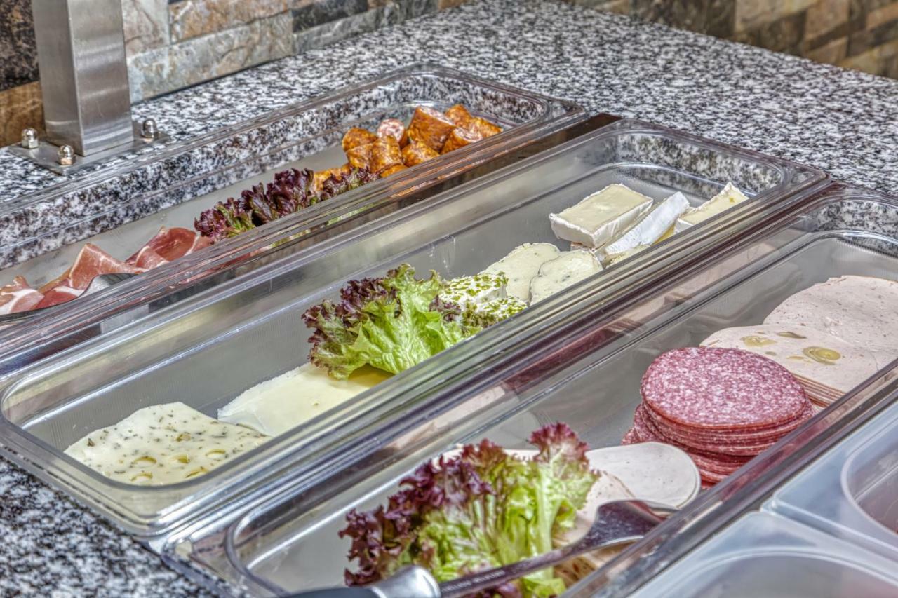 Wellnesshotel Deine Auszeit, Adults Only Achslach Exteriör bild